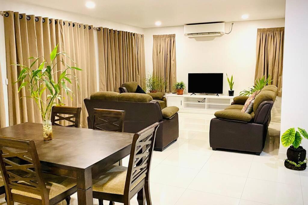 Lovely 4-Bedroom Holiday Home With Free Parking. Lautoka Zewnętrze zdjęcie