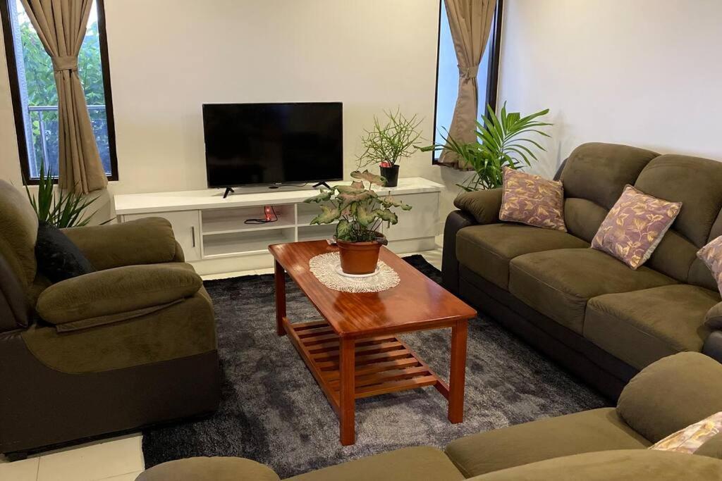 Lovely 4-Bedroom Holiday Home With Free Parking. Lautoka Zewnętrze zdjęcie