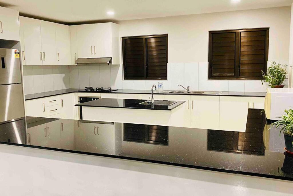 Lovely 4-Bedroom Holiday Home With Free Parking. Lautoka Zewnętrze zdjęcie